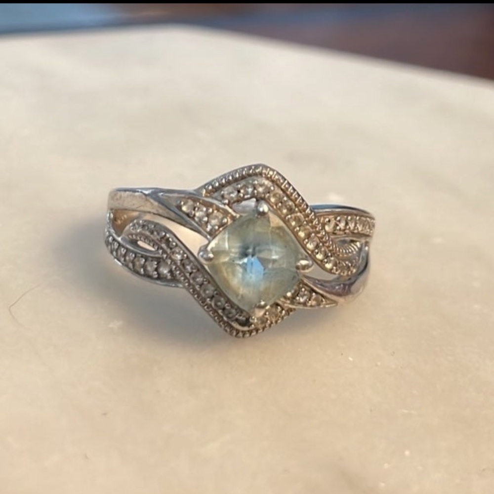 100% authentic Zales Sterling Silver Light Blue Sapphire Ring In A Size 7